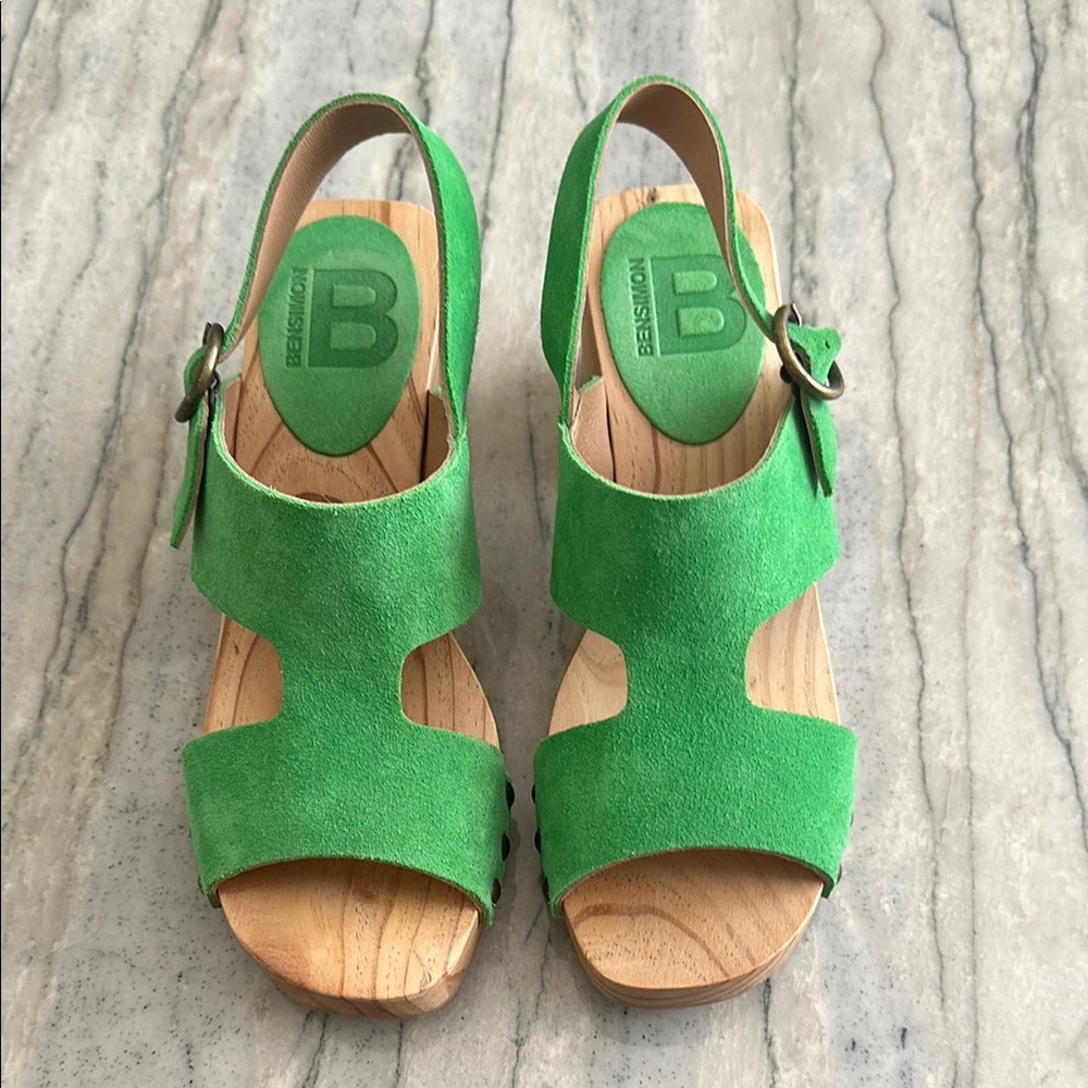 Bensimon Green Sandals with Minimalist Design